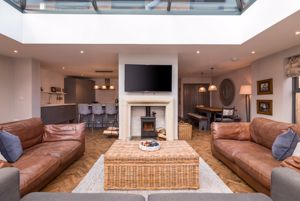 Lounge- click for photo gallery